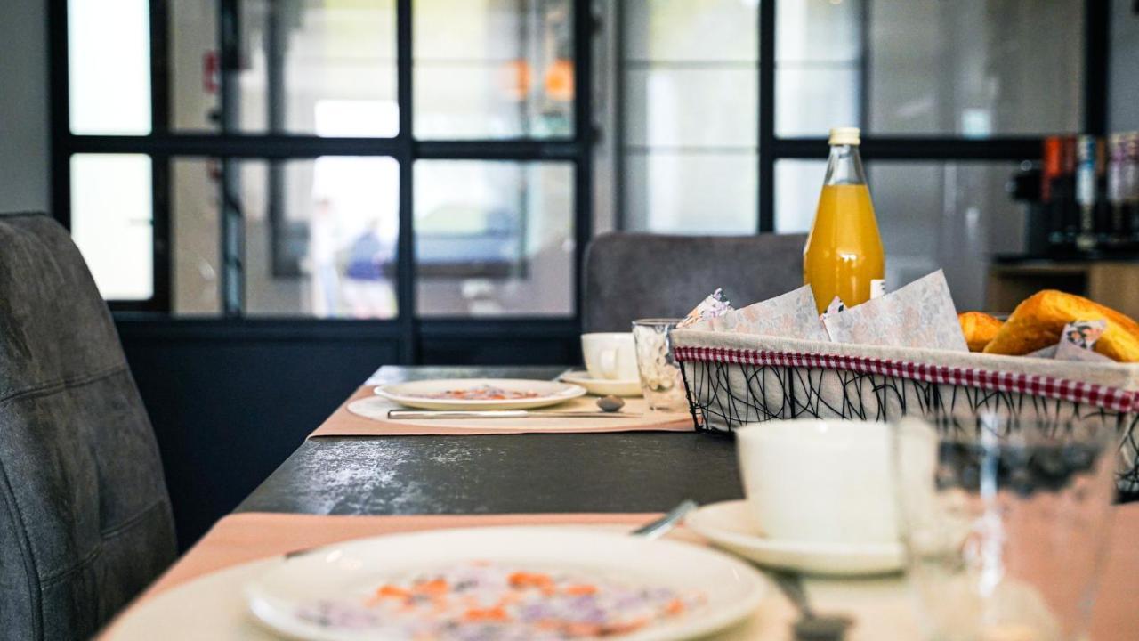 Le Paradis D'Henri Hannut 外观 照片